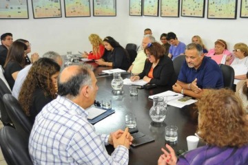 UPCN cerró con el Gobierno una suba para empleados públicos mayor al 1% pero ATE mantiene el estado de alerta 