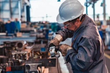 La industria cayó 1,2% mensual en junio y volvió a niveles de marzo