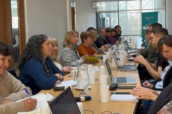 Gremios estatales aceptaron la oferta salarial de la Provincia en el marco de las paritarias