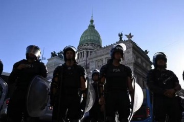 Otro miércoles de tensión en el Congreso: desproporcionado operativo policial y detenidos