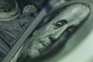 Crece la incertidumbre cambiaria: se despertó el dólar oficial y sube por segunda rueda consecutiva superando los $1.300