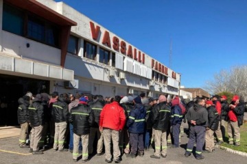 El repudio de los trabajadores de Firmat a una senadora libertaria que los culpó por los recortes que hizo la empresa