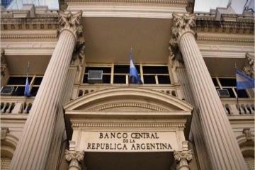 Con el afán de contener el dólar, el BCRA aplicó mayores límites a las entidades bancarias