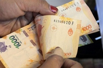 El SMVM se desplomó un 30%: los trabajadores necesitan casi cuatro salarios mínimos para cubrir la canasta básica