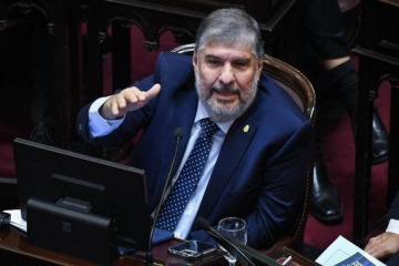 Senado: Mayans pidió "juicio político" a Bullrich por sus dichos conspiranoicos e interpelar a Karina Milei 