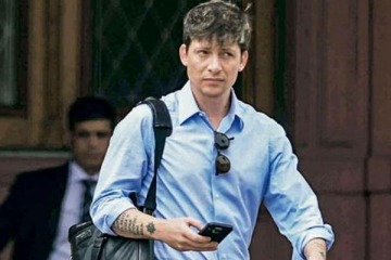 Rosca: Santiago Caputo estaría configurando un gabinete de unidad nacional para salvar a milei tras la derrota