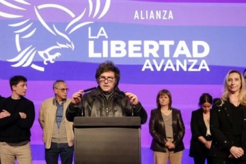 El Gobierno realiza la primera reunión de la mesa política nacional pero sin nuevos nombres: a quiénes planea convocar