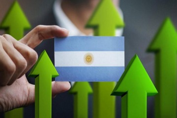 Pese a que el respaldo del FMI al Gobierno repuntó las acciones en Wall Street, el riesgo país se disparó