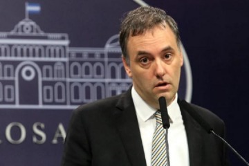 Adorni defendió los vetos de Milei y tildó a los proyectos de "delirios populistas"