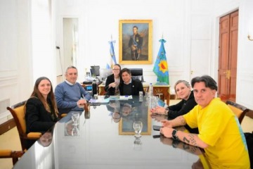 Kicillof se reunió con Ian Moche y marcó distancia de Milei: "Asumimos el compromiso de trabajar por la plena inclusión"