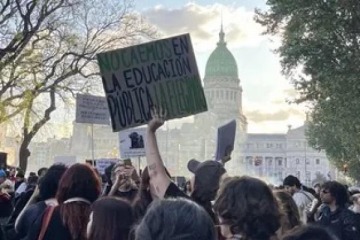 La tercera marcha federal en defensa de la universidad pública hizo confluir a todos los sectores vulnerados por la motosierra