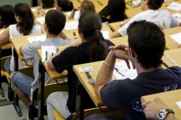 El Gobierno habilitó una línea para denunciar "el adoctrinamiento en el ámbito educativo" tras la marcha federal universitaria