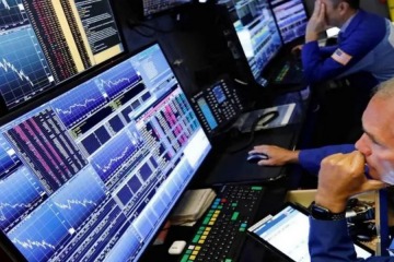 El dólar perforó el techo de la banda, los bonos caen y el riesgo país alcanza niveles récord