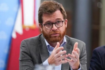 El reclamo de Massot a Milei: No podemos vivir con los dólares prestados