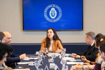 Rechazaron el amparo de una funcionaria y la comisión del caso $Libra pide usar la fuerza pública
