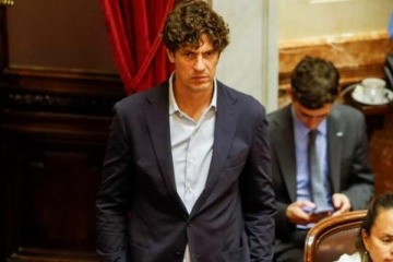 Bajó y subió retenciones en 72 horas y se endeudó al 700% anual en dólares": el duro analisis de Lousteau sobre Milei