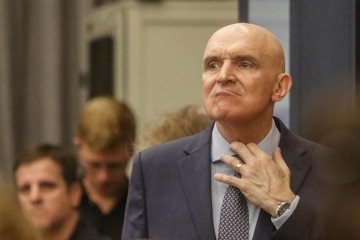 Espert blanqueó su vínculo con Fred Machado pero eludió las explicaciones sobre el dinero que recibió