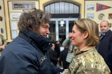 Otro decreto inconstitucional: sin aprobación parlamentaria, Milei permitió ejercicios militares extranjeros en Argentina