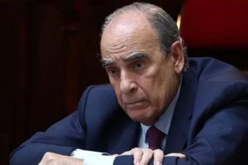 Francos admitió la gravedad del caso Espert pero le sostiene la soga todavía