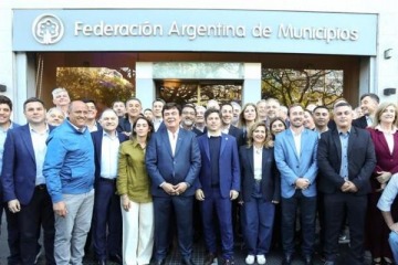 Más de 500 intendentes reclaman al gobierno un cambio de rumbo económico y social
