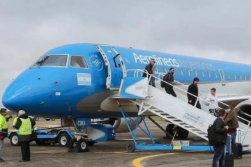 Aerolíneas Argentinas advirtió demoras en Aeroparque por paro de los pilotos