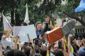 Foto de Milei visita Mendoza y cerrar el fin de semana en Chaco y Corrientes en el marco de la campaa electoral