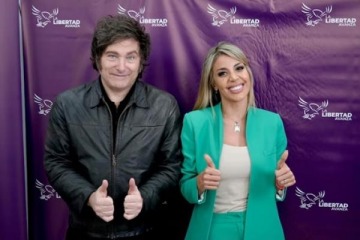 Milei visitó Chaco y Corrientes en el marco de la campaña y le pidió a los argentinos que "sigan aguantando"