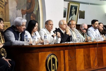 Jorge Taiana encabezó un acto junto a la CGT en rechazo de la reforma laboral de Milei
