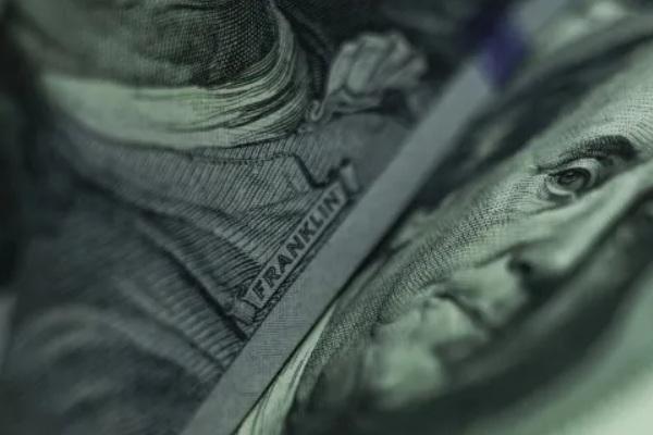 Sube el dólar y se enfría la confianza: los bonos y ADRs cedieron en la previa electoral