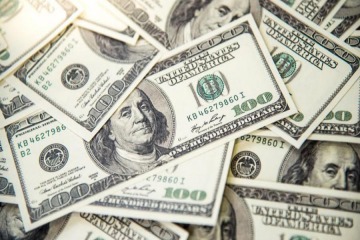 Pese a la intervención del Tesoro estadounidense, el dólar superó los $1.400 en el Banco Nación