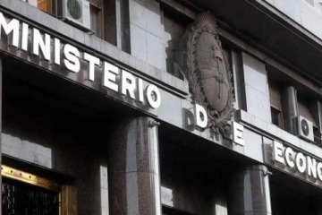 El Gobierno anunció que negocia un plan de recompra de deuda soberana con la participación de organismos multilaterales