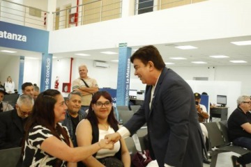Espinoza recorrió el nuevo y moderno edificio para tramitar la licencia de conducir en San Justo