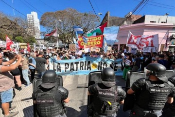 "Persona no grata: la oposición llamó a marchar en repudio a Milei durante el cierre de su campaña en Rosario