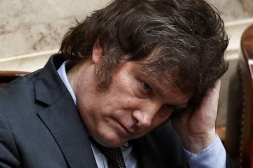 El medio británico Financial Times adviertió que Javier Milei está "al borde del fracaso"