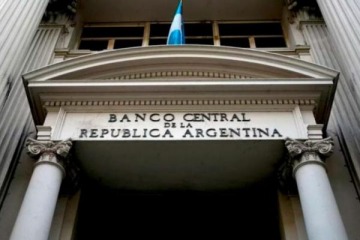 El BCRA intervino nuevamente para calmar el dólar: vendió casi u$s50 millones en el techo de la banda cambiaria