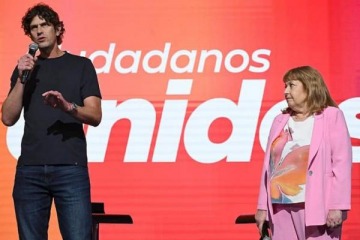 Lousteau cerró campaña en La Boca y disparó contra Javier Milei: "Es como el líder de una república bananera"
