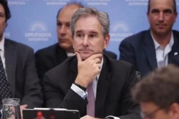 Quirno no logró explicar el motivo del endeudamiento con el FMI y EEUU cuando el Gobierno presume tener superávit