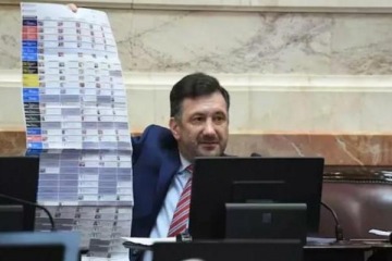 Desde Paraguay: Kueider reapareció y vinculó su detención a la BUP
