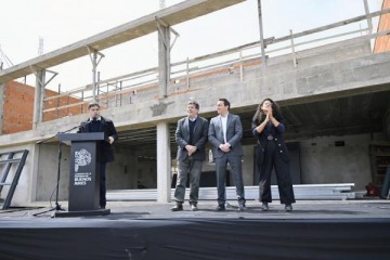 "Soluciones concretas": Kicillof recorrió los avances de las obras del nuevo Polo Educativo en Florencio Varela