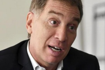 "Colorado violeta": Santilli dijo que le gustaría ser gobernador y buscó alinear la provincia con el plan de Milei