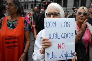 El Gobierno planea avanzar con una reforma previsional que fijaría la edad jubilatoria más alta a escala global