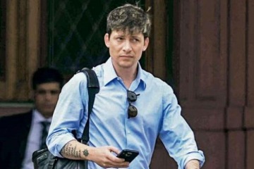 Santi Caputo avanza: en una semana se comió a Francos, Catalán y Werthein