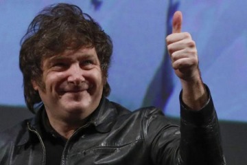Cayó: Milei creyó que AC/DC lo había invitado a cantar con la banda pero era una fake news
