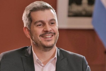 Adorni explicó que su llegada a la jefatura de Gabinete fue "una confusión" y cruzó a Macri recordando a Marcos Peña