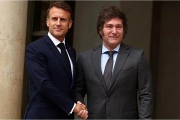 El Gobierno anunció que le comprará a Francia submarinos y buques 