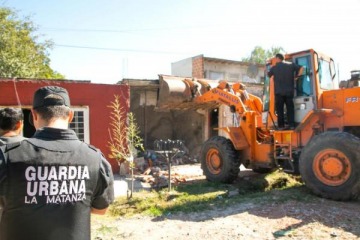 Continúa la lucha contra el narcotráfico en La Matanza: Nuevos búnkers de drogas derrumbados