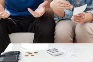 Consumo: crece la alarma por el uso de tarjetas de crédito y cada vez más familias dependen del pago mínimo