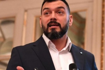 Milei cruzó a Álvarez Agis por su propuesta de impuesto al efectivo