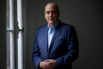 El Gobierno aceptó la renuncia de un funcionario ligado a Francos y va por otros más