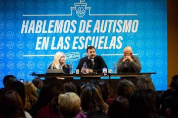 Con el voto de todos los bloques, se convirtió en Ley el proyecto bonaerense que establece la capacitación docente obligatoria en TEA